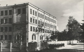 10. Средняя школа на Выборгской улице. Фото Р.Мазелева.