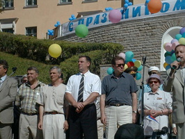 12. В центре слева направо: депутат ЗакСа А.Кривенченко,