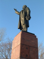 lenin-01: Памятник В. И. Ленину в сквере у школы № 445