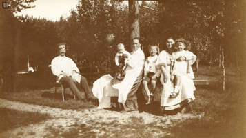 Семья М. В. Баранова на даче в Терийоках, 1908 г.
