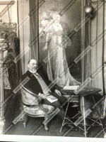 ЦГАКФФД Уч.18 П-т издателя С М Прроппера  в кресле в гост его кв.у п-та жены 1913 ФАБ